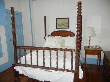 Wayside Inn Middletown Bagian luar foto
