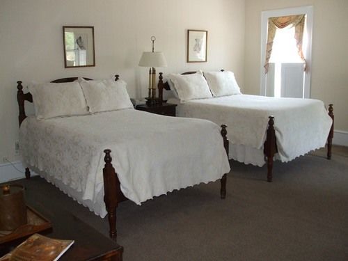 Wayside Inn Middletown Bagian luar foto